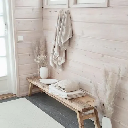 Maitikka With Outdoor Jacuzzi Ferienhaus Rovaniemi